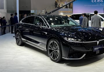 Представлен Voyah Passion PHEV. 5-метровый люксовый полноприводный седан с моторами мощностью 530 л.с. и запасом хода 1260 км оценили всего в 36,7 тыс. долларов