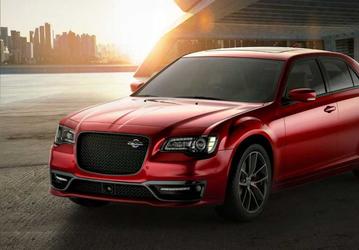 Старый Chrysler 300С – самая переоцененная машина в США: стоимость продажи на 12% выше рекомендованной цены. В антирейтинг попали Toyota Prius и Kia Telluride