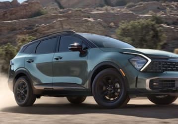 Россияне не останутся без Toyota RAV4, Kia Sportage, Volkswagen Passat и Volvo XC60. Обнародован план закупок крупного дилера «Авилон» на 2024 год