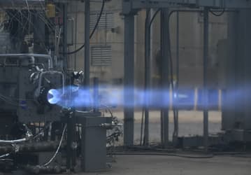 NASA успешно испытало новый образец вращающегося детонационного двигателя. Он способен вывести космический корабль на курс от Луны до Марса