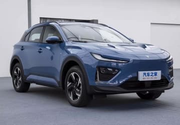 В 2024 году в России появится кроссовер Hozon Neta X размером с Haval F7. С гарантией, 163-сильным мотором и экраном 15,5 дюйма в салоне