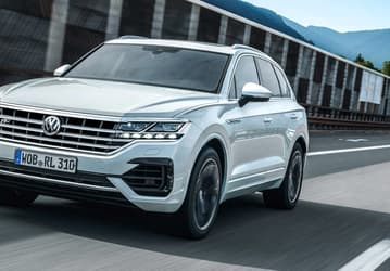 В продаже в России вновь появились кроссоверы Volkswagen Touareg: с мотором мощностью 249 л.с., 8-ступенчатым «автоматом» и полным приводом