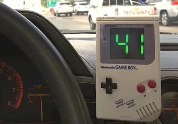 Game Boy превратили в спидометр. Проект стал популярным, и разработчики открыли предзаказы