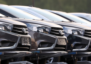 Готовимся к худшему: АвтоВАЗ уже выпускает Lada Vesta NG и Granta без подушек безопасности