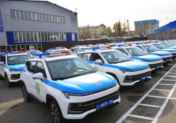 Полицию Казахстана раскритиковали за закупку электромобилей JAC — аналогов «Москвича 3e»