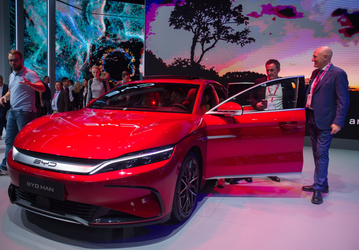 В России появился первый официальный дилер BYD. Объявлены цены