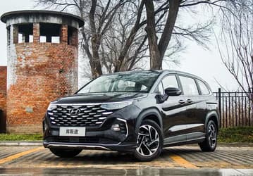 Toyota Frontlander, Hyundai Custo и Toyota Yaris Cross. «За рулем» рассказал об интересных предложениях на автомобильном рынке России