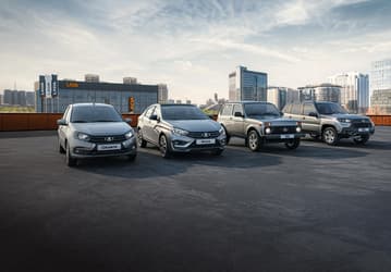 «На ВАЗе всё стабильно». Инсайдеры рассказали, сколько Lada Granta и Lada Vesta в «дубовых» комплектациях и без подушек безопасности сходит с конвейера в сутки