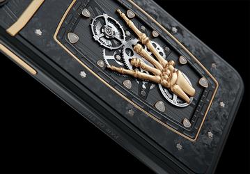 В России представили iPhone 15 Pro, вдохновлённый часами Richard Mille стоимостью 1 млн долларов