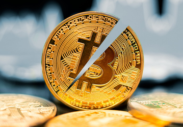 Стоимость биткойна достигла 44 400 долларов