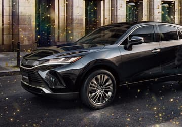 В Россию привезли новый кроссовер Toyota Harrier: левый руль, полный привод и цена, которая может удивить
