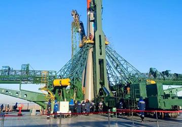 Ракету «Союз» с новой «Арктикой» установили на старте Байконура