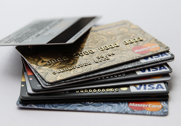 Карты Visa и MasterCard могут выйти из оборота в России в 2025 году, так считает гендиректор Национальной системы платёжных карт