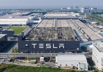 Один автомобиль, чтобы править всеми. Tesla готовится к массовому производству машины за $25 000: «Достигнут значительный прогресс»