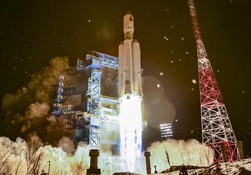В России хотят создать рынок космических услуг: частные компании должны будут оплатить почти половину орбитальной группировки