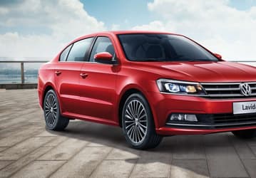 Бюджетный китайский седан Volkswagen Lavida Qihang перестал быть бюджетным в России: за 9 месяцев цена выросла на 500 тыс. рублей