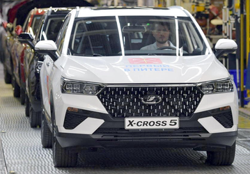 Похоже, эта новая Lada так и не выйдет: АвтоВАЗ удалил все упоминания Lada X-Cross 5 с официального сайта