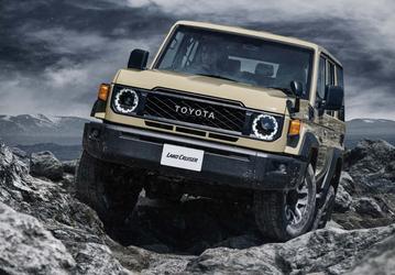 Toyota Land Cruiser 70 обошёл сам себя в заезде по прямой. Новый четырёхцилиндровый мотор c «автоматом» оказался бодрее старого V8 с «механикой»