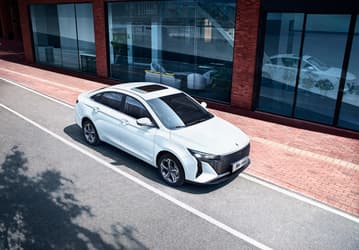Аналог «Москвича 6» от Geely, только дешевле. В России стартовали продажи Livan S6 Pro на платформе Geely Emgrand, цена — от 2,55 млн рублей