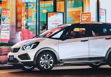За месяц Honda Fit Crosstar подешевела в России на 170 тыс. рублей. Названа актуальная цена кросс-хэтчбека