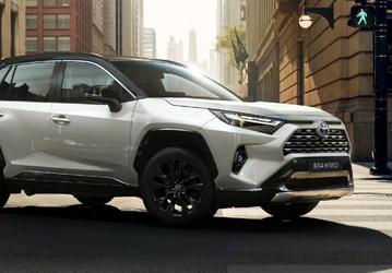 Toyota RAV4 Hybrid – самый популярный электрифицированный автомобиль в США. Toyota Camry Hybrid – на 6 месте в топ-10