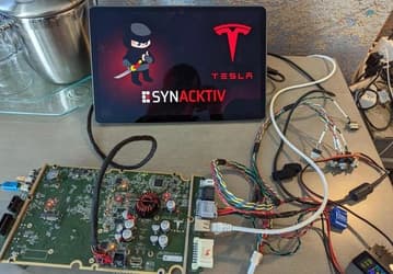 Хакеры дважды взломали Tesla, за что получили 350 тыс. долларов и Tesla Model 3