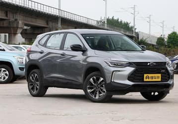 Кроссоверы Chevrolet Tracker сильно подешевели в России. Цена снизилась более чем на 600 тыс. рублей