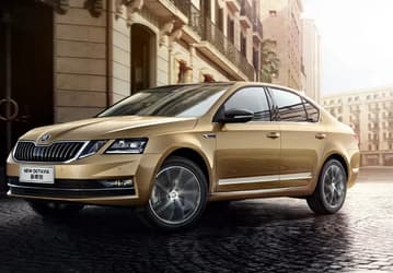В России возобновились продажи Skoda Octavia предыдущего поколения. Сколько теперь просят за некогда очень популярную у россиян модель?