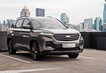 Кроссовер Chevrolet Captiva существенно подешевел в России: стоимость топовой версии Premier рухнула на 800 тыс. рублей