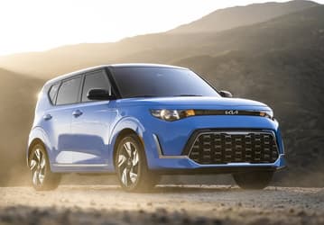 В России начали продавать кроссовер Kia Soul 2023 года. Сколько сейчас просят за автомобили, которые ранее производились в России?
