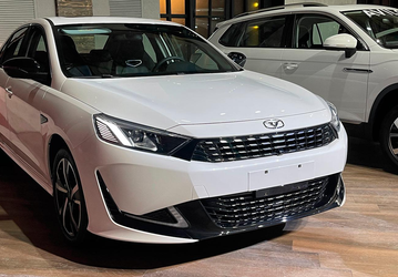 Конкурент Lada Vesta NG готов к выходу: российские продажи Kaiyi E5 начинаются на этой неделе, но цену до сих пор держат в секрете
