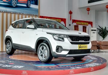  В России существенно подешевели кроссоверы Kia Seltos — цена снизилась на 330 тыс. рублей