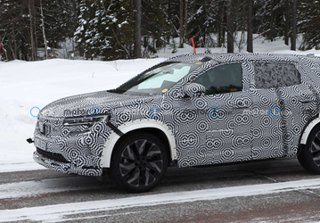 Совершенно новый Renault Espace 2023 показали вживую до анонса