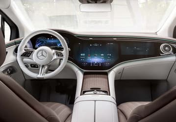 Названы цены на Mercedes-Benz EQE 2023
