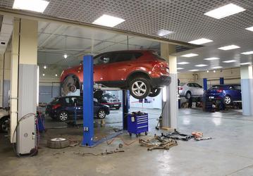 Российские автомобилисты стали значительно меньше ездить и реже чинить свои авто, хотя на обслуживание теперь тратят больше денег