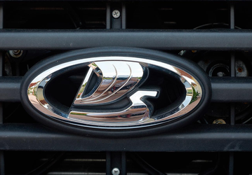 Тут будут клеить шильдики Lada на китайские машины. Новую площадку «LADA — Санкт-Петербург» возглавил Иван Миронов