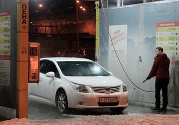 Российские автомобилисты стали меньше заправляться и экономить на автомойках