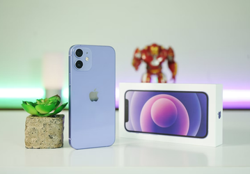 Компактный iPhone 12 mini заметно подешевел в России