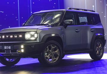 Постоянный полный привод, 261 л.с. и 8-ступенчатый «автомат». Chery представила кроссовер Jetour T-1 Traveler, напоминающий Land Rover Defender