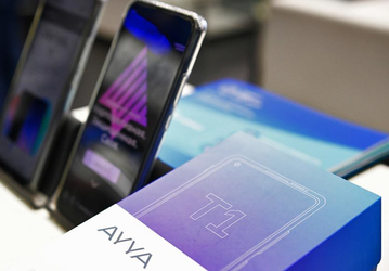 Заменить iPhone не вышло. За полтора года продано всего 905 российских смартфонов AYYA T1