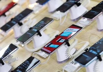 Смартфоны в России подешевели, но не всё так однозначно