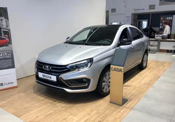Дилер выставил на продажу совершенно новую Lada Vesta NG производства 2023 года. Но не факт, что автомобиль можно купить