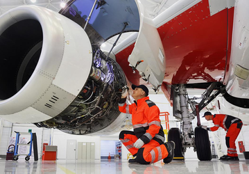 Все самолёты Superjet в России могут перестать летать из-за нехватки свечей зажигания. Российский аналог уже находится в производстве