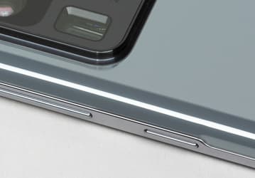 Samsung Galaxy S20 Ultra против Galaxy S23 Ultra. Сравнение показывает прогресс в развитии телекамеры за три года