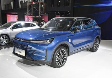 В Китае представили обновленный кроссовер BAIC X7 – его будут собирать в России