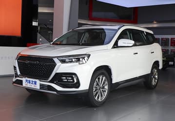 Цена — как у Hyundai Creta, а размеры даже побольше, чем у Hyundai Santa Fe. В России начали продавать мощный кроссовер Jetour X95