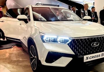 Сколько может стоить Lada X-Cross 5 и насколько успешен в России его китайский двойник, рассказал «Автостат»