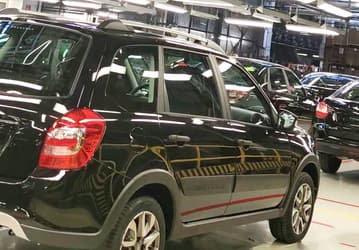 АвтоВАЗ гонит «чёрную волну» по госзаказу. Стало известно, кому достаются новые Lada Granta с ЭУР