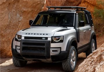 В Россию начали массово завозить внедорожники Land Rover из Южной Кореи. Такие авто всего на 10% дороже, чем в Европе