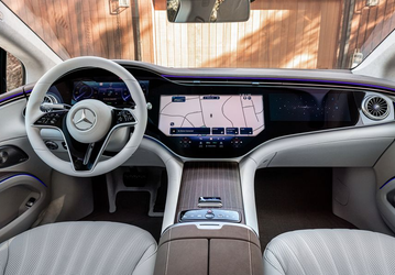 Представлен Mercedes-Benz EQS580 City Edition 2023 со скутером в комплекте